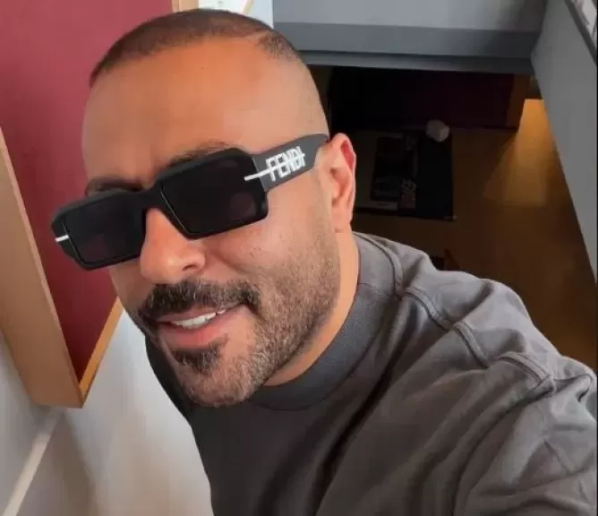 خط أحمر
