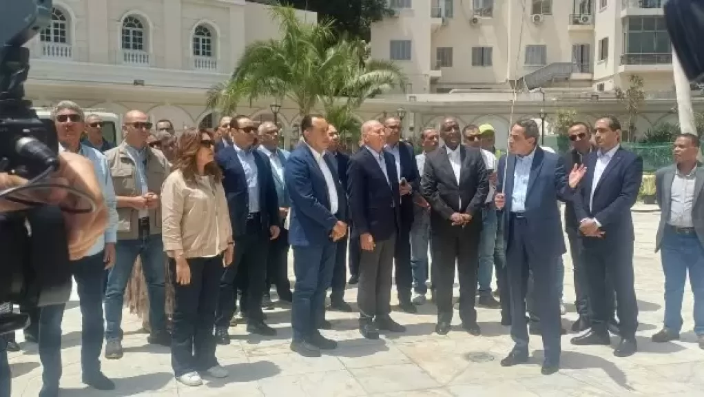 خط أحمر