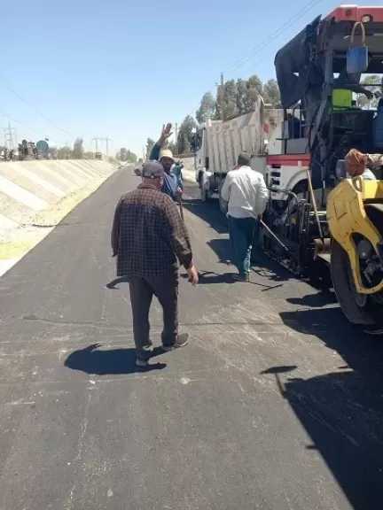 محافظ أسيوط: تكثيف الأعمال لإنهاء مشروعات الطرق في مواعيدها المقررة