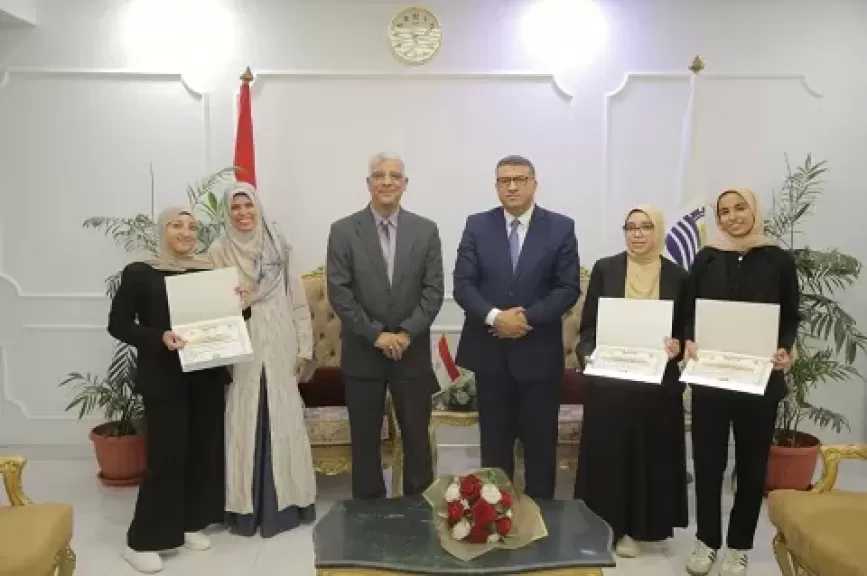 محافظ قنا يشهد تكريم أوائل كوديفر بعد تأهلهم للمسابقة الدولية في إندونيسيا