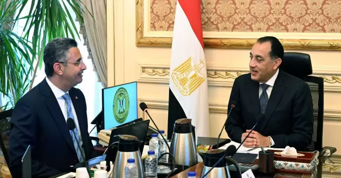 رئيس الوزراء يتابع مع وزير التموين استعدادات استقبال عيد الأضحى المبارك