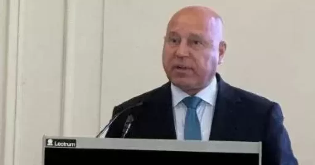 خط أحمر