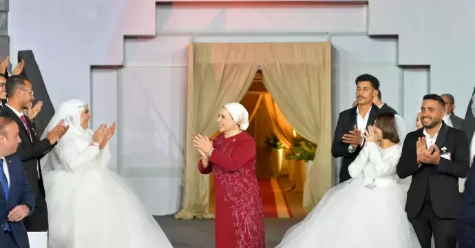 السيدة انتصار السيسي من فعالية فرحة مصر: «فرحانة فرحة أم بتجوز بنتها»