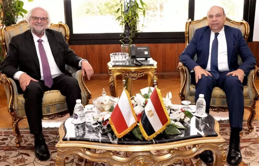 خط أحمر