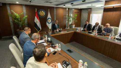 وزير البترول يلتقي كوادر التعدين المرشحة لبرامج تدريبية متقدمة بأكبر الجامعات الأسترالية