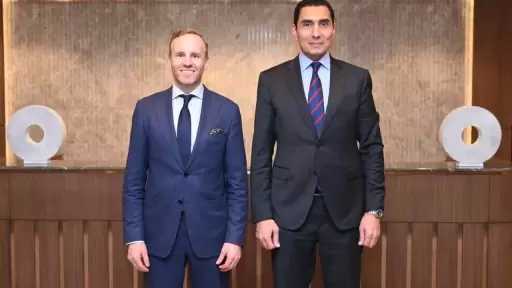 وزير الشباب والرياضة يجتمع بنظيره الفنلندي لبحث تعزيز التعاون المشترك في مجالي الشباب والرياضة