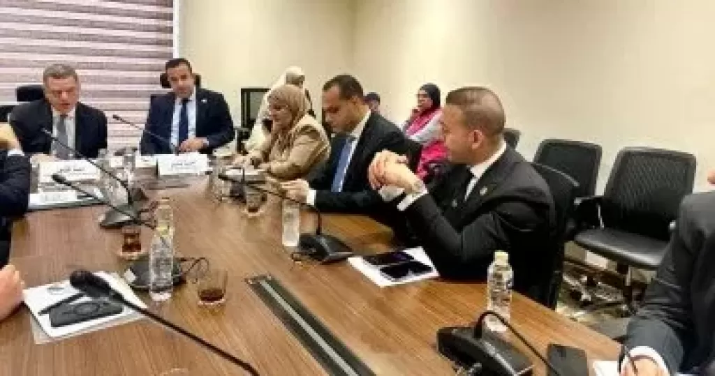 خط أحمر