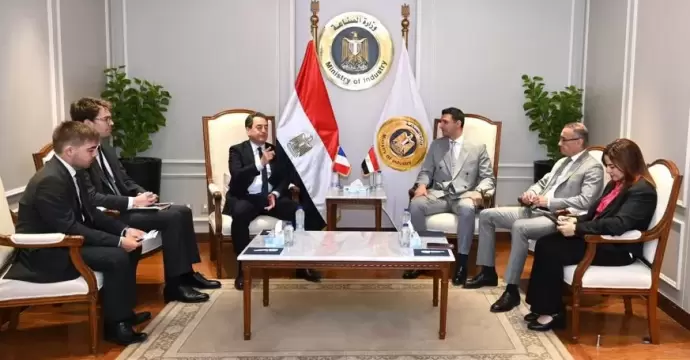 مصر وفرنسا تبحثان سبل تعزيز التعاون وبناء القدرات المحلية وتوطين الصناعة ونقل التكنولوجيا