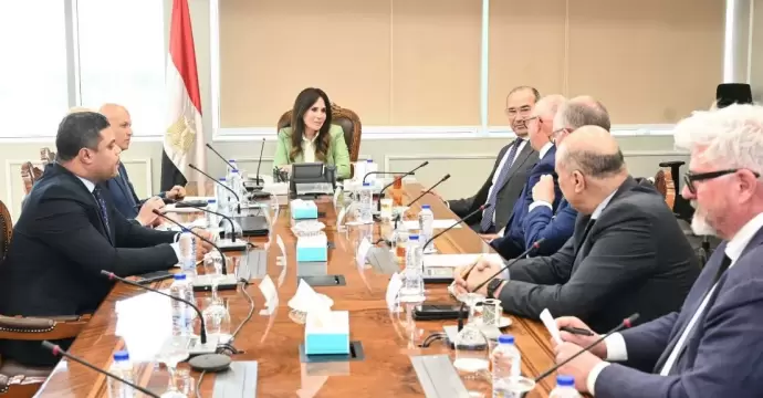 وزيرة الإسكان تبحث مع شركة ألمانية التعاون في مشروعات البنية التحتية