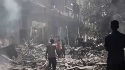 إصابة فلسطينيين اثنين إثر إلقاء مسيرة إسرائيلية قنبلة شمالي غزة
