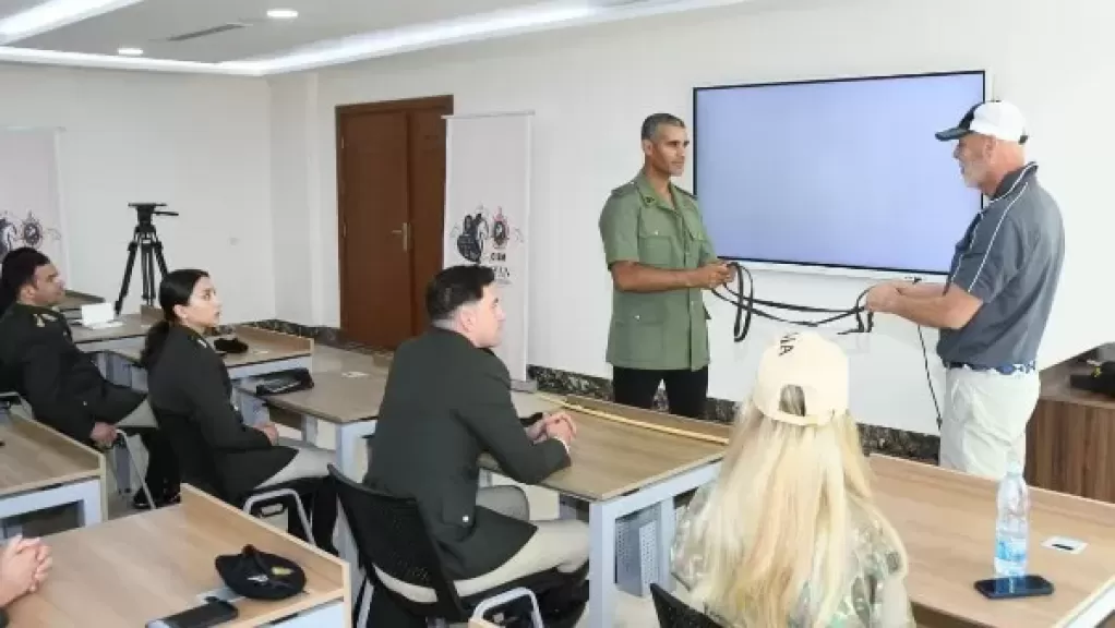 خط أحمر