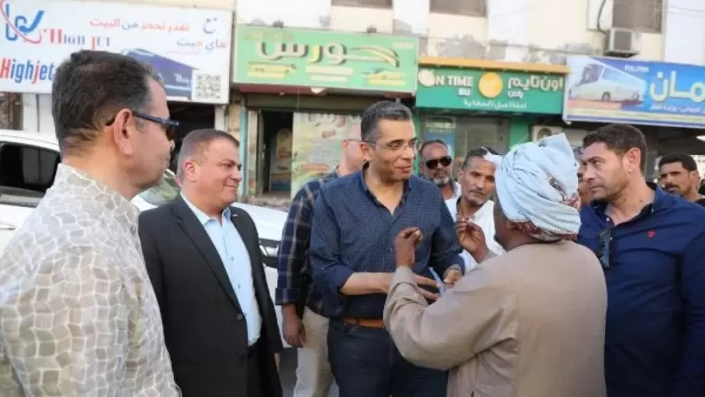خط أحمر