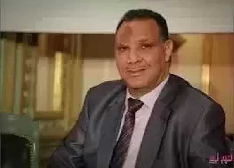 د. محمد سيد أحمد يكتب: أنقذوا كرامة أستاذ الجامعة !!