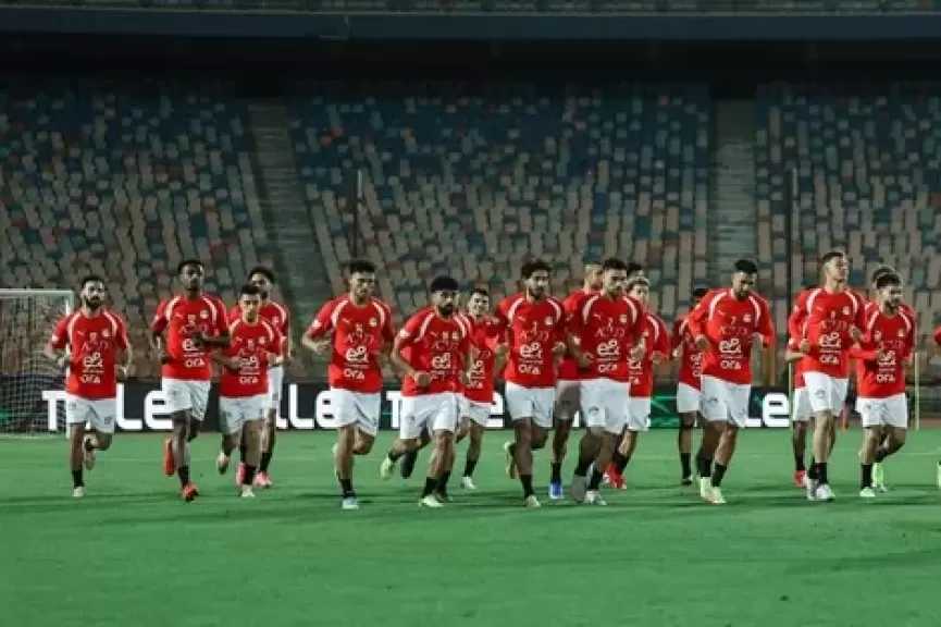 أبو ريدة يحضر مران المنتخب الختامي قبل مواجهة روسيا