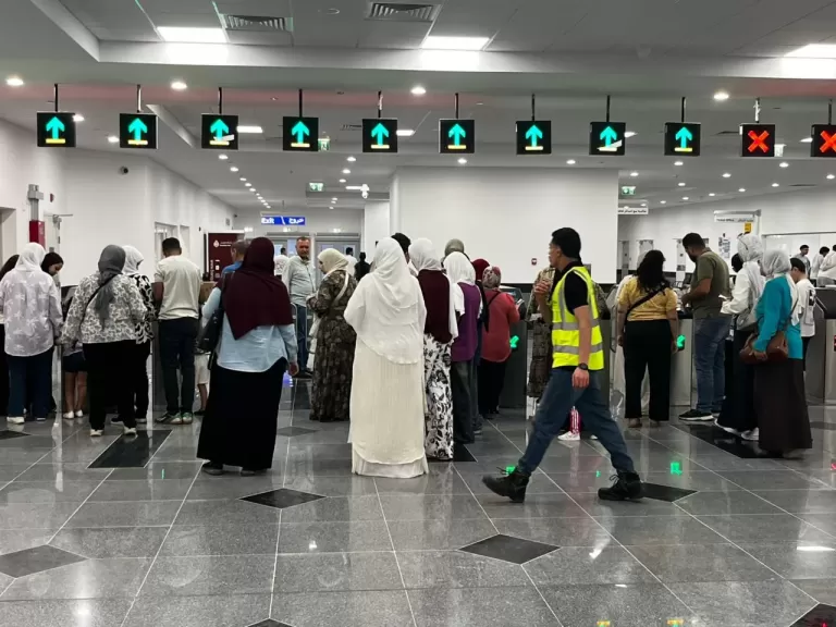 خط أحمر