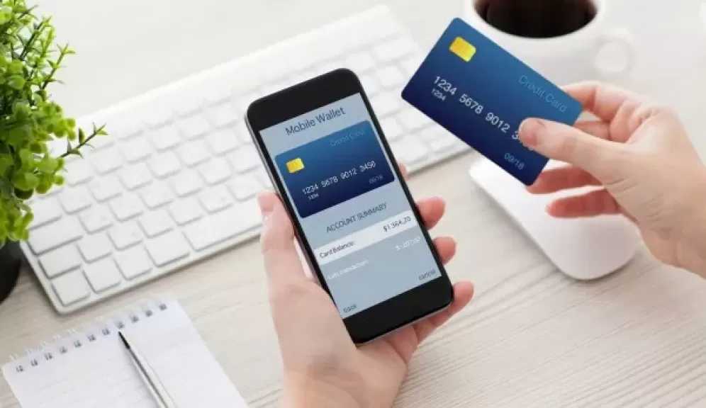 ما الفرق بين المحفظة الإلكترونية والموبايل البنكي؟.. وأيهما الأنسب لاستخدامك؟