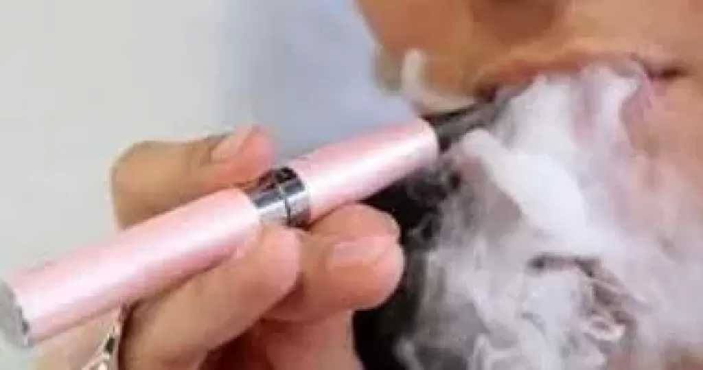 450% زيادة فى حرائق السجائر الإلكترونية فى بريطانيا.. البطاريات السبب