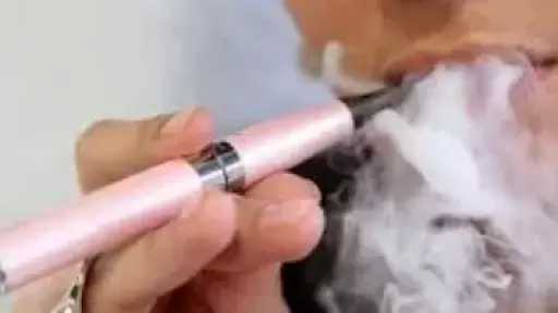 450% زيادة فى حرائق السجائر الإلكترونية فى بريطانيا.. البطاريات السبب