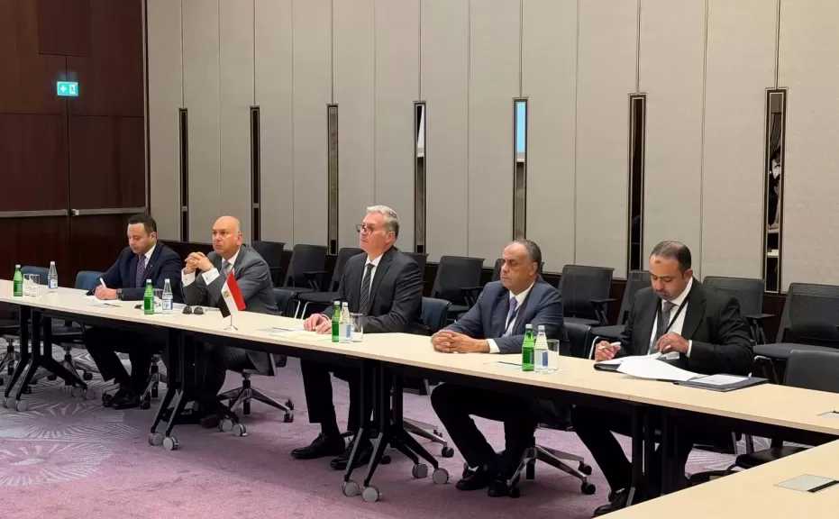 وزير البترول يبحث مع نظيره الأذربيجاني تعميق التعاون القائم في قطاع الطاقة