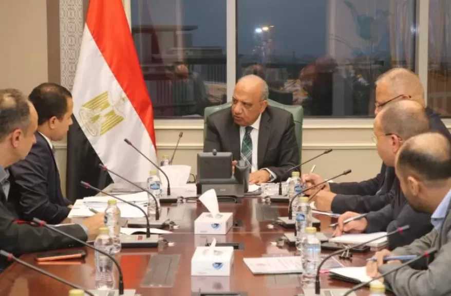 وزير الكهرباء: مواصلة العمل في إطار تكليف الرئيس بتنفيذ مشروعات الطاقة المتجددة بالجنيه المصري