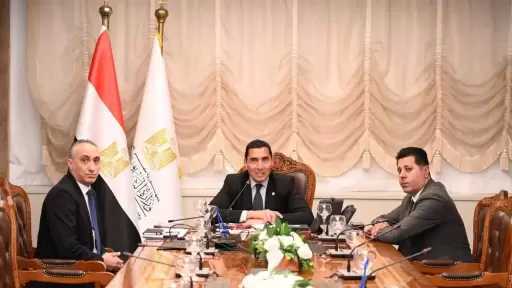 وزير الشباب والرياضة يلتقي بالفارس الدولي سامح الدهان بحضور رئيس اتحاد الفروسية عبر تقنية الفيديو كونفرانس