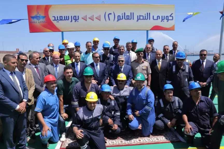 رئيس هيئة قناة السويس ومحافظ بورسعيد يشهدان افتتاح كوبرى النصر العائم 2 للربط بين مدينتي بورسعيد وبورفؤاد