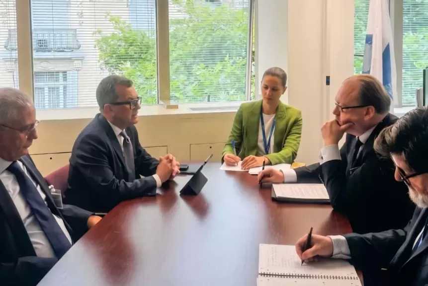 وزير التخطيط يبحث مع منظمة OECD إطلاق المرحلة الثانية من البرنامج القطري ونقل الخبرات الدولية لأفريقيا