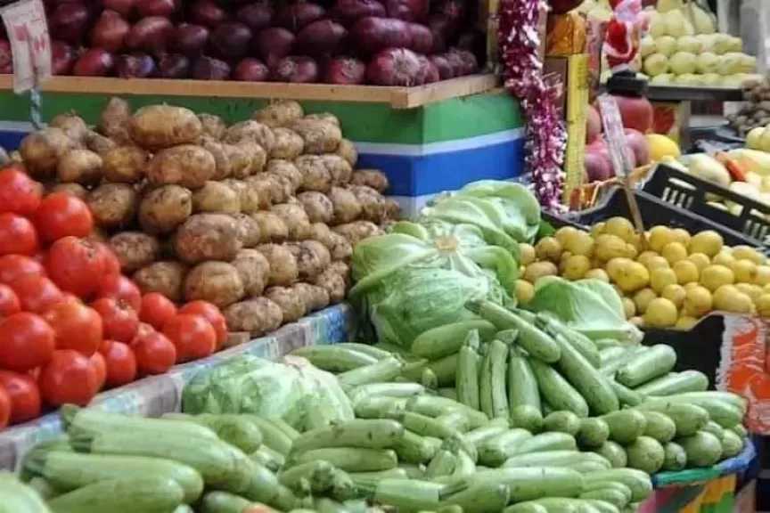 أسعار الخضراوات والفاكهة اليوم الجمعة في أسواق الإسكندرية