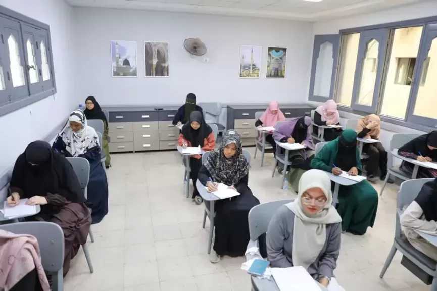بتوجيهات شيخ الأزهر.. إعادة توزيع درجات نقطتين بامتحاني النحو والفيزياء للثانوية الأزهرية