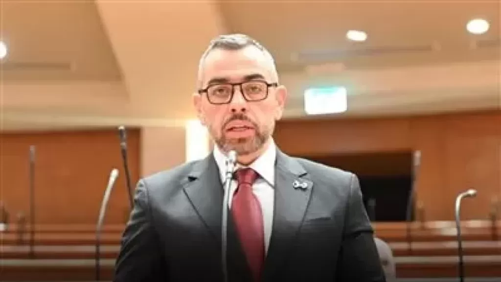 خط أحمر