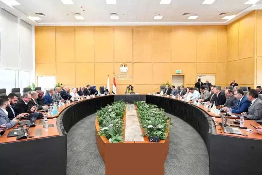 وزيرة الإسكان تتابع موقف تنفيذ مشروعات المبادرة الرئاسية «حياة كريمة»