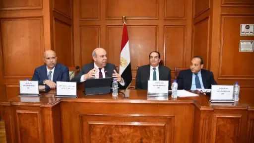 وزير الطيران المدني يستعرض أمام لجنة الإسكان والإدارة المحلية والنقل بمجلس الشيوخ استراتيجية الوزارة لتعزيز كفاءة واستدامة قطاع الطيران