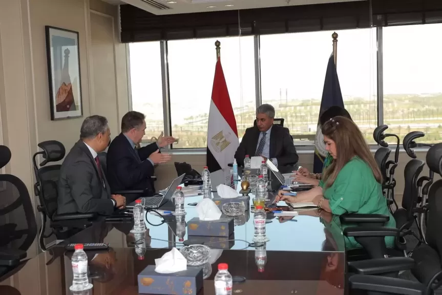 خط أحمر