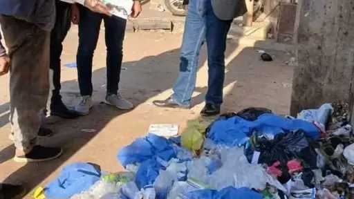 ”صحة الفيوم” تضبط نفايات طبية في الشارع