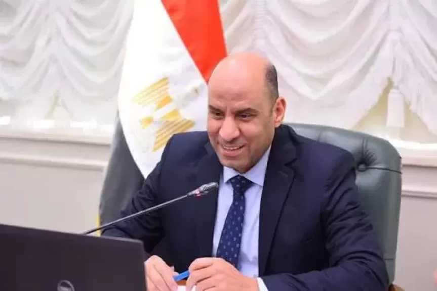وزير العمل يدعو الشباب للاستفادة من برامج التدريب المهني المجانية والتقديم على الوظائف المتاحة