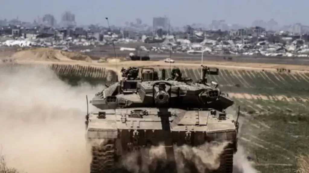 جيش الاحتلال الإسرائيلي يقتحم بلدة وسط الضفة ويغلق مداخل 3 أخرى