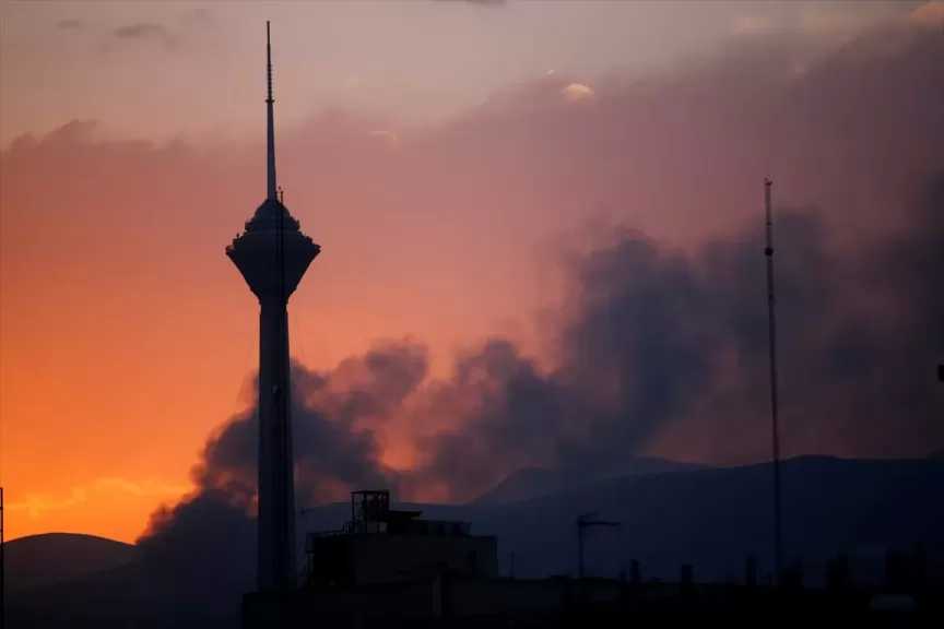 وسائل إعلام رسمية إيرانية: الضربات الأمريكية أصابت خزانين للمياه في جنوب إيران