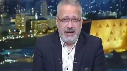 تامر أمين عن اقتحام ولي أمر لجنة امتحانية لرفض الغش: الصح صح عند الراجل.. لكنه اتعمل بطريقة غلط