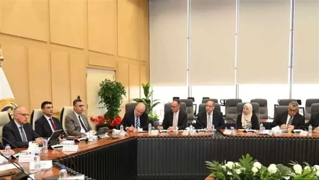 تشكيل لجنة مشتركة بين الري وعدد من الوزارات لإدارة ملف البصمة المائية بالمشروعات الغذائية