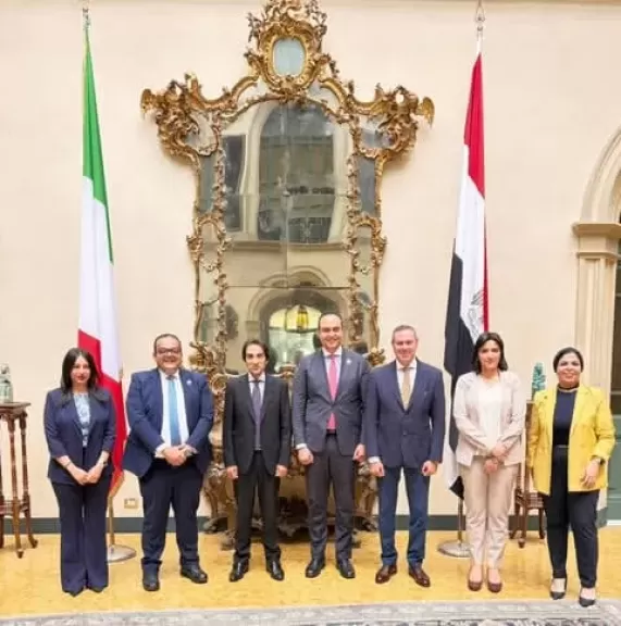خط أحمر