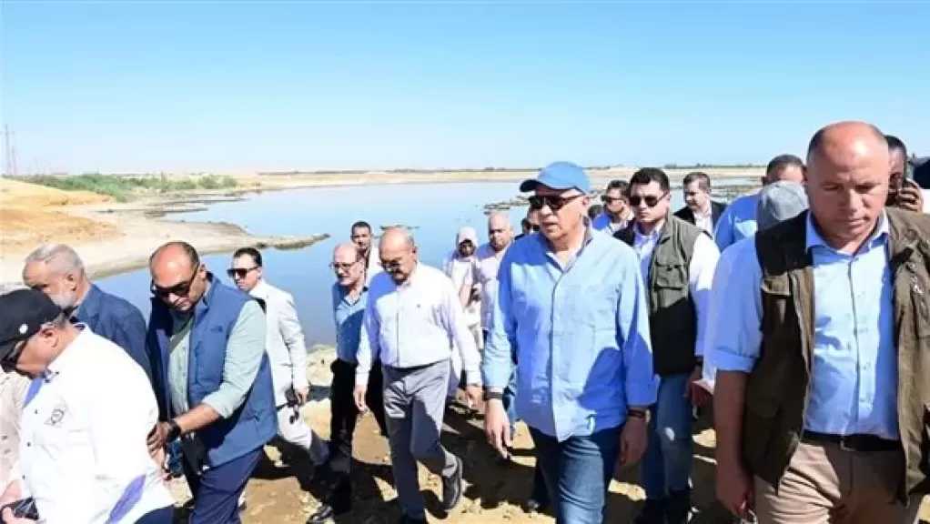 وزير الري يتفقد أعمال تجريف ترعة السويس ومحطات الرفع علي ترعة الشلوفة بمحافظة السويس