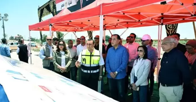 رئيس الوزراء يتفقد مواقع تنفيذ رفع كفاءة وتطوير الطريق الدولي الساحلي