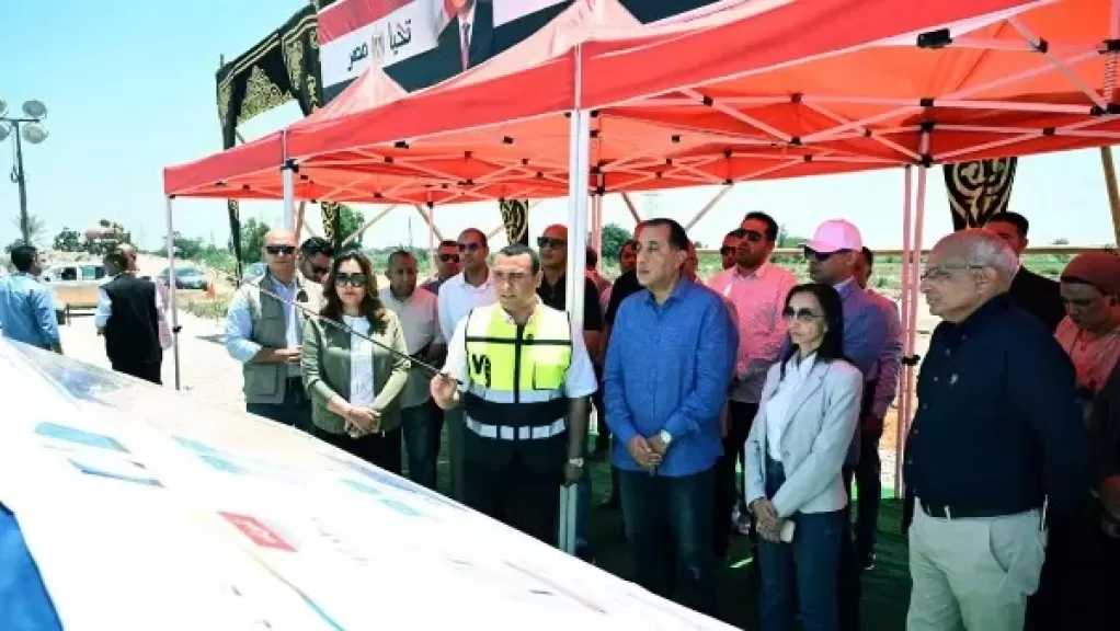 رئيس الوزراء يتفقد مواقع تنفيذ رفع كفاءة وتطوير الطريق الدولي الساحلي