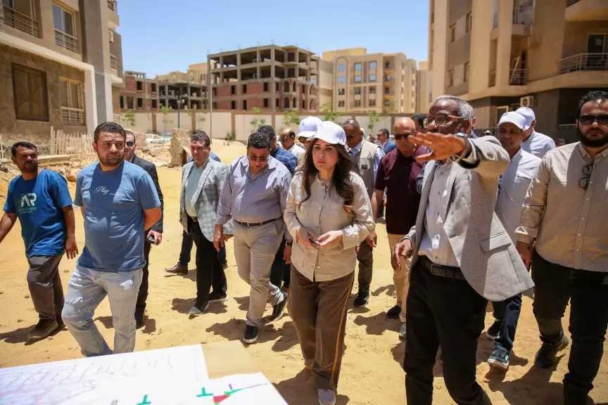 وزيرة الإسكان تتابع أعمال تطوير ورفع كفاءة الخدمات واللاندسكيب بمشروع دار مصر