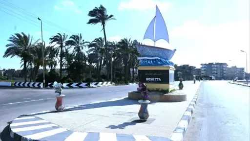 رئيس الوزراء يستعرض أعمال تطوير كورنيش مدينة رشيد