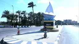 رئيس الوزراء يستعرض أعمال تطوير كورنيش مدينة رشيد رئيس الوزراء يستعرض أعمال تطوير كورنيش مدينة رشيد