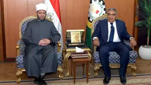 محافظ الدقهلية يستقبل وزير الأوقاف خلال زيارته لمناقشة رسالة دكتوراه بجامعة المنصورة