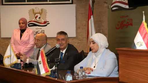 حزب المصريين يفتح ملف الفجوة بين التعليم وسوق العمل في ندوة موسعة بمشاركة نخبة من الخبراء والمتخصصين