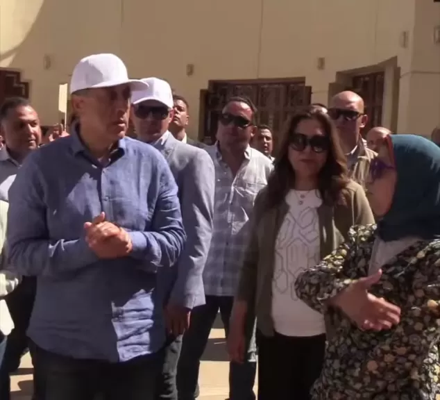 خط أحمر
