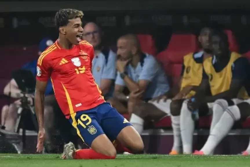 يامال يواصل صناعة التاريخ.. رقم قياسي جديد لنجم إسبانيا في كأس العالم